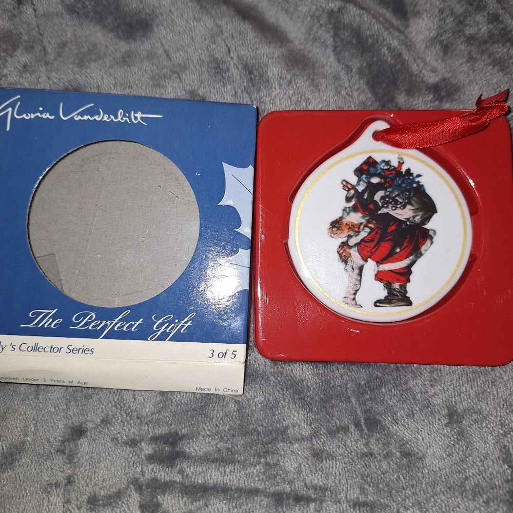 Vintage Gloria Vanderbilt Ornament~Hug From Santa~2001 Goody's Collector Series